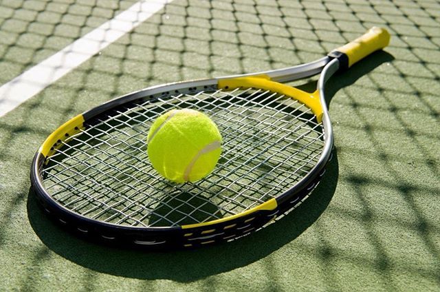 Cách chọn vợt tennis phù hợp với từng cấp độ chơi tennis