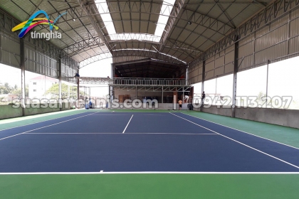 Thi công 1 sân tennis có mái che tại Viêng Chăn